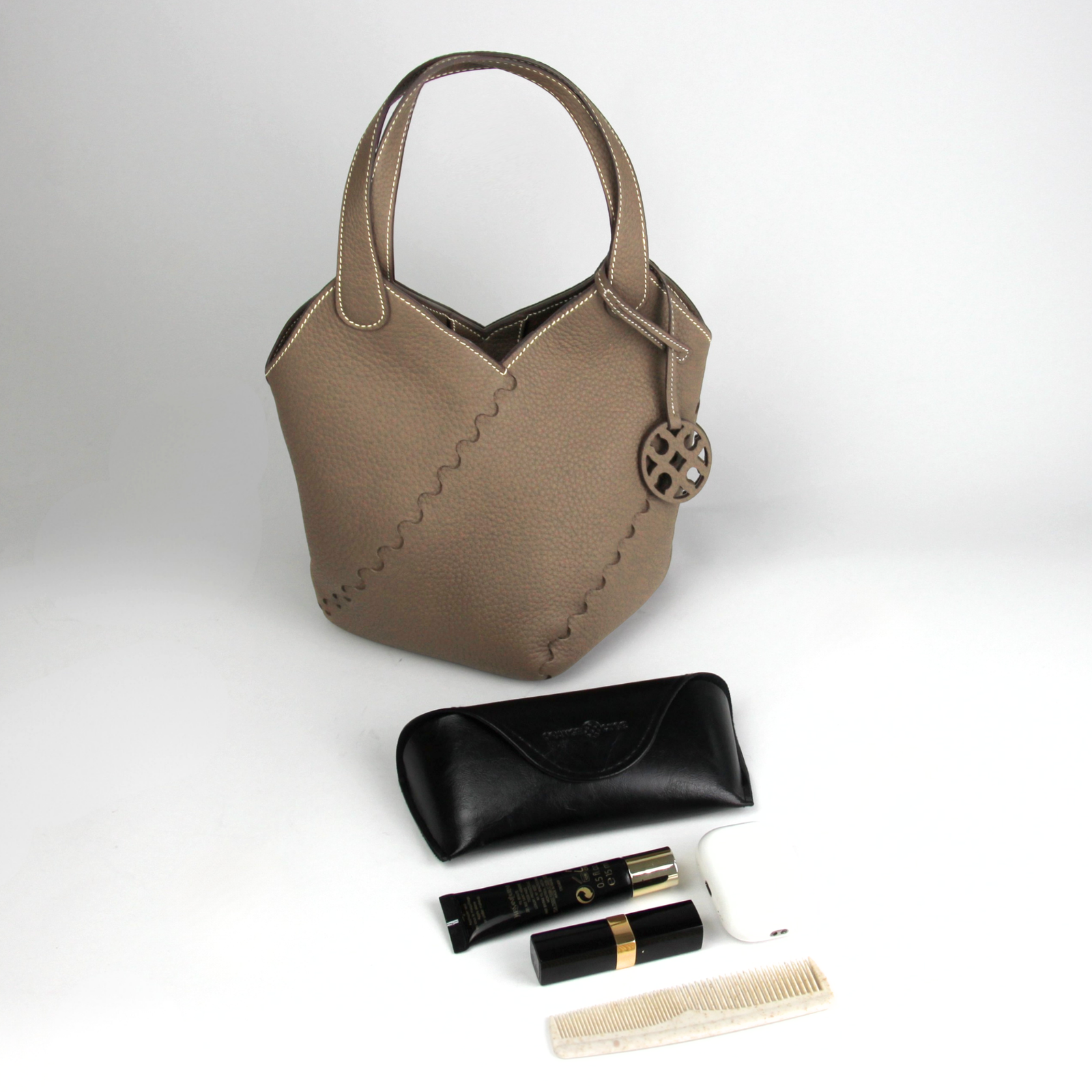 What fits inside Modern Basket Bag - Cocoa Grey