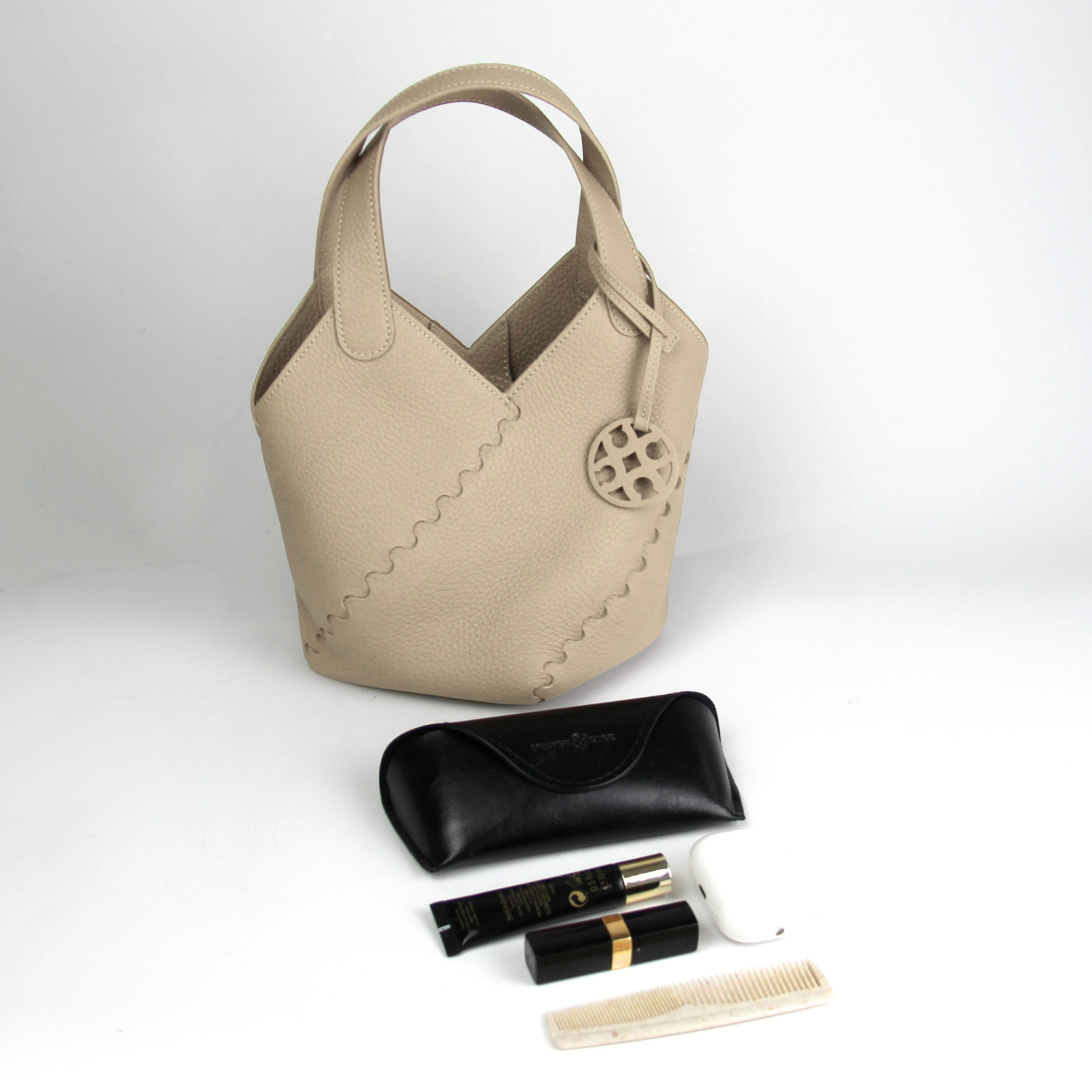 What fits inside Modern Basket Bag - White/Cream