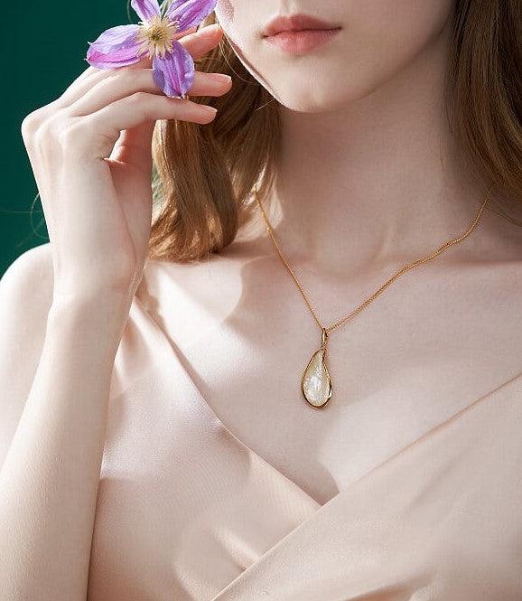 Iris Charm - Ivory - Charm | Orange Cube