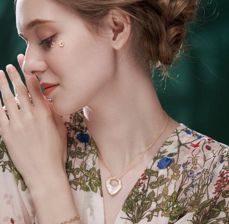 Mirage Pendant - Necklace | Orange Cube