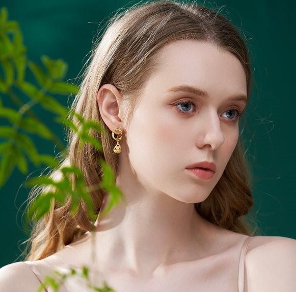 Raindrop Earring - C Shape (Textured) (Single) - Earrings | Orange Cube